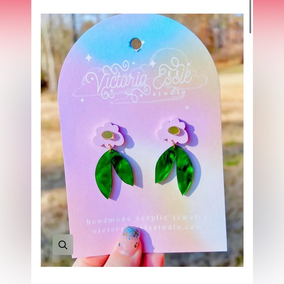 Victoria Essie Studio earrings - Picture 1 of 3